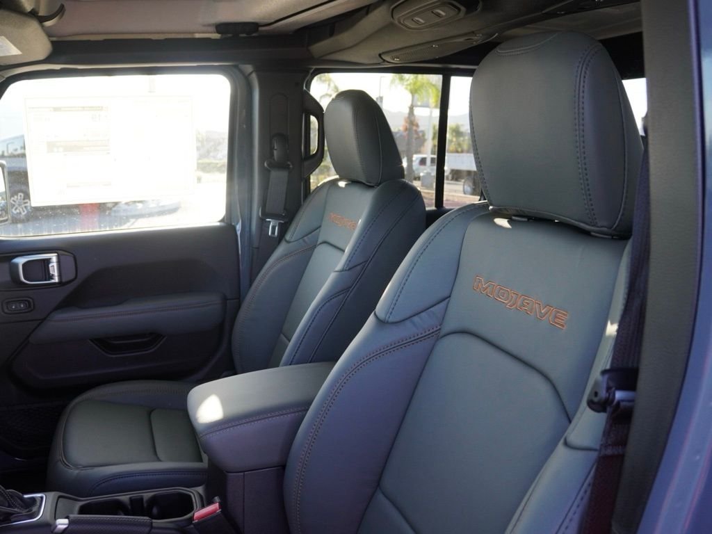 New 2026 Anvil Clear-Coat Exterior Paint Jeep Mojave image 17