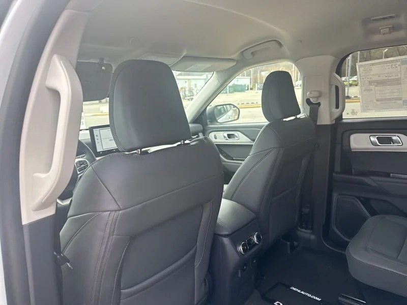 New 2026 Space White Metallic Ford Active image 25