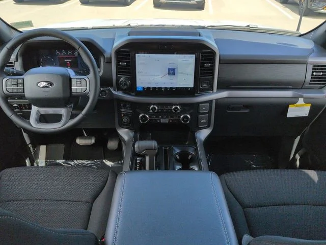 New 2026 Oxford White Ford XLT image 15