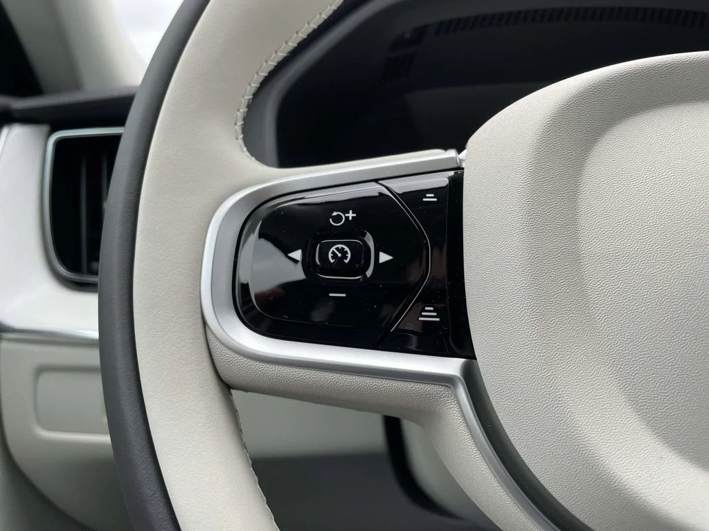 New 2026 Aurora Silver Volvo Ultra image 12