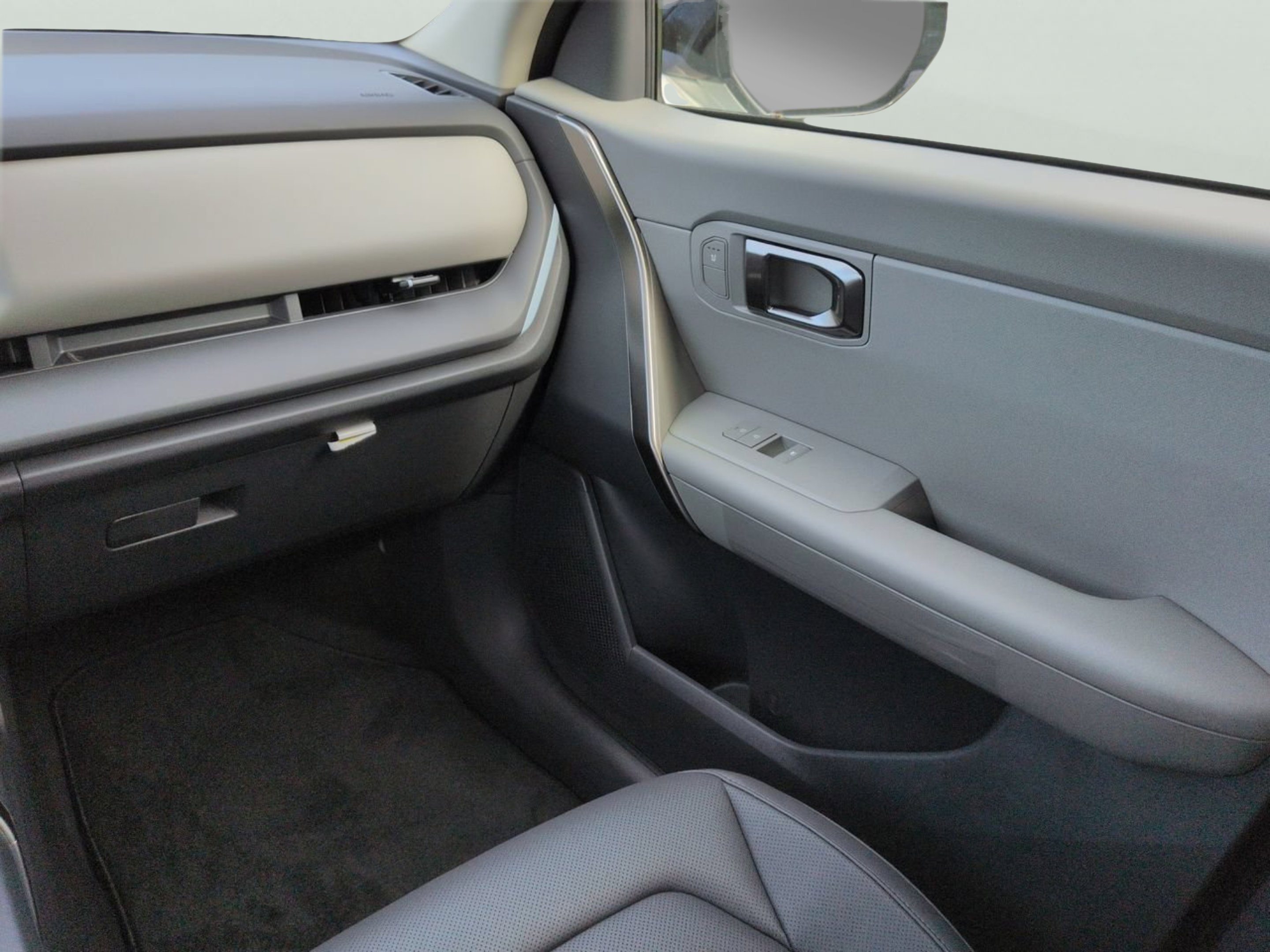 New 2027 Snow White Pearl Kia EX image 23