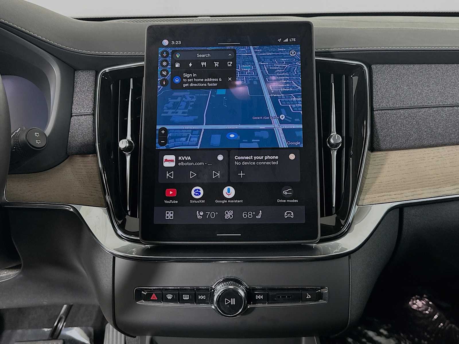 Certified Used 2025 Crystal White Volvo Plus image 13