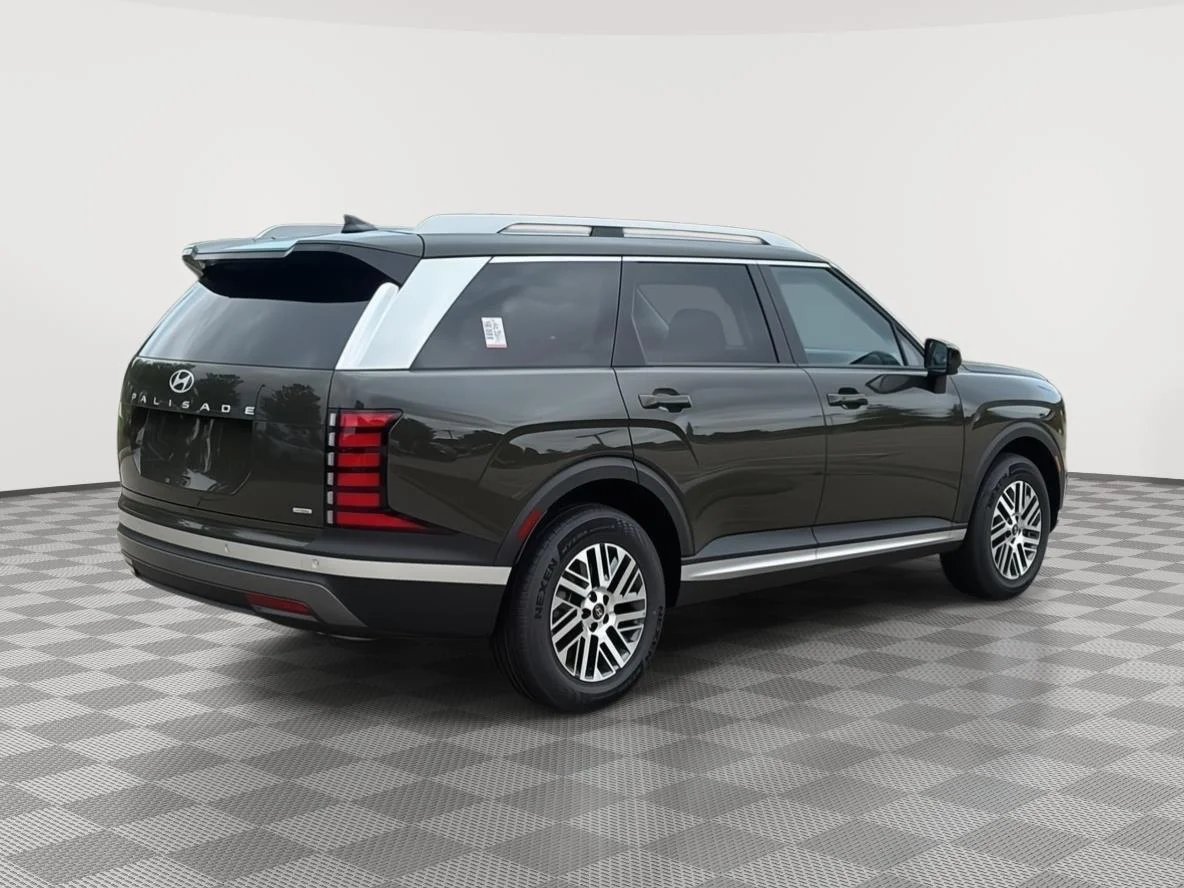 New 2027 Titan Green Pearl Hyundai SEL 7P image 6