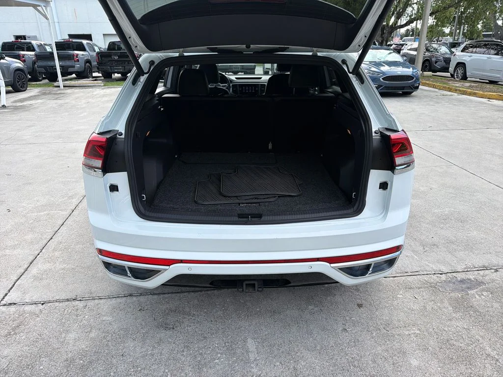 Used 2021 White Volkswagen 3.6L V6 SE w/Technology R-Line image 36