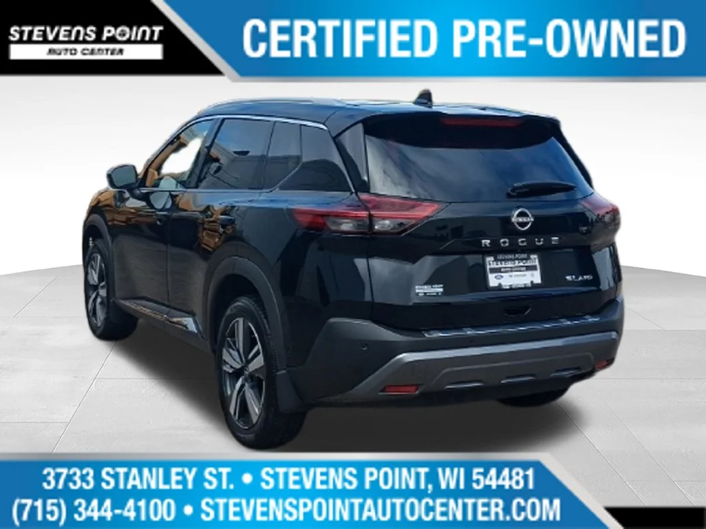 Used 2023 Super Black Nissan SL image 5