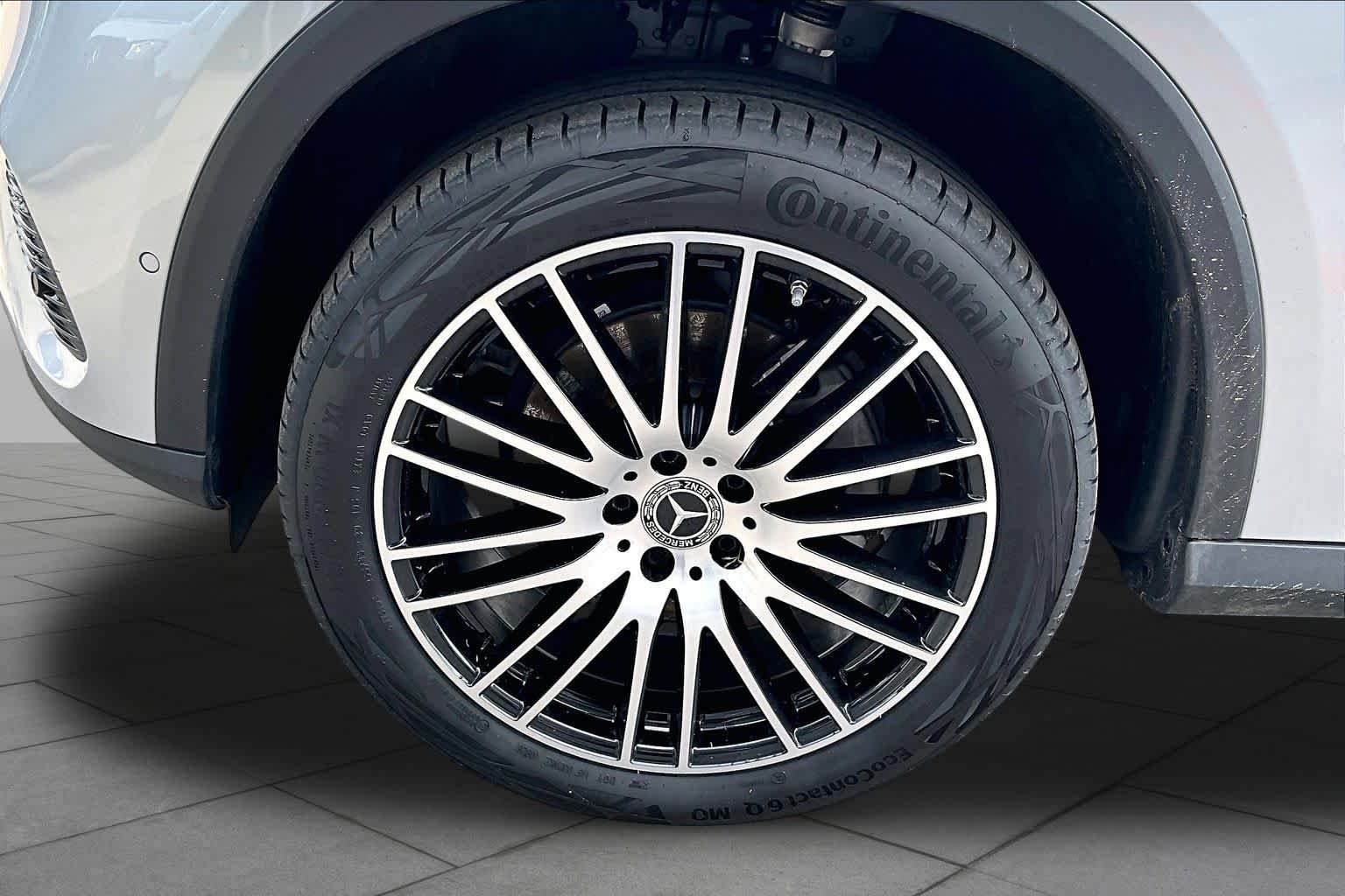 Certified Used 2023 Cirrus Silver Metallic Mercedes-Benz GLC 300 image 11