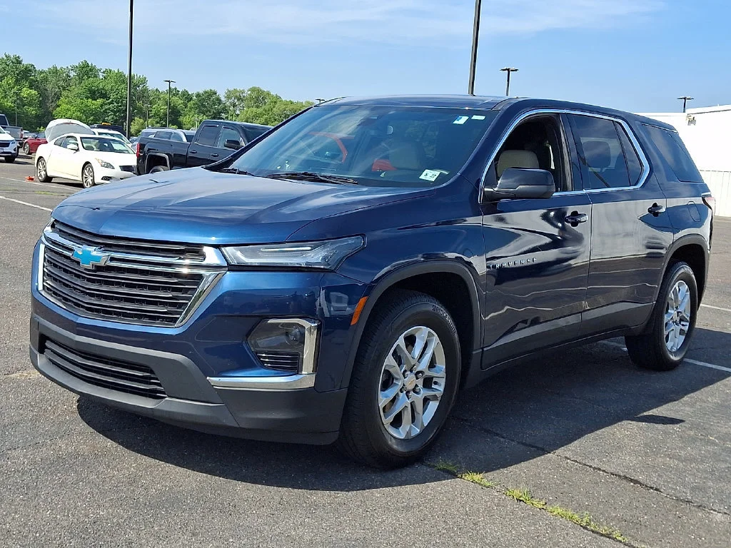 Used 2022 Northsky Blue Metallic Chevrolet LS image 6