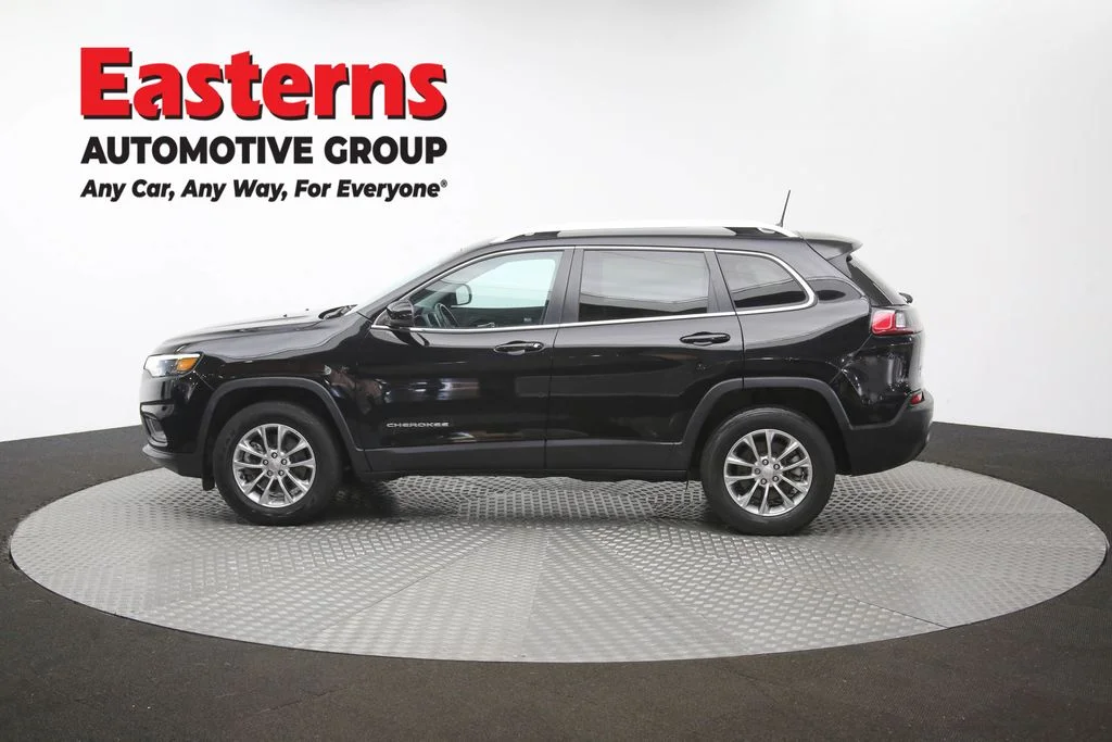Used 2021 Black Jeep Latitude Plus image 60