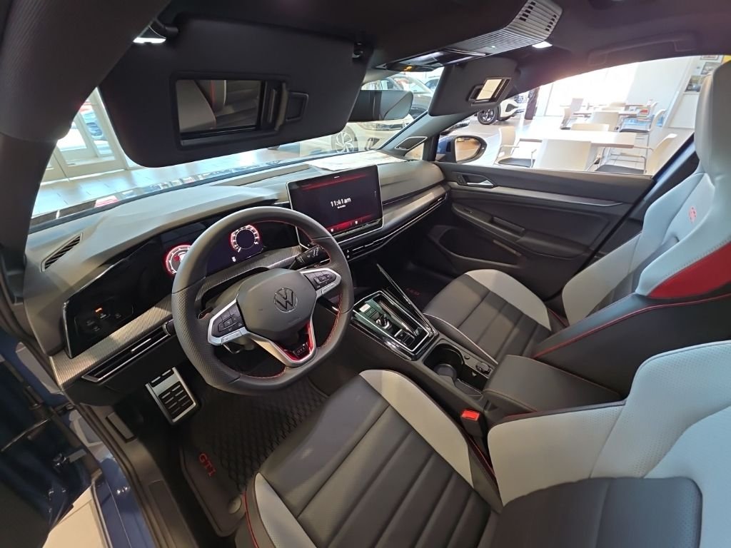 2025 Volkswagen Golf GTI SE - Photo 15