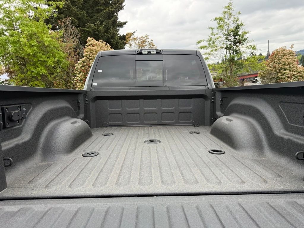 New 2026 Diamond Black Crystal Pearl-Coat Exterior Paint RAM Laramie image 10
