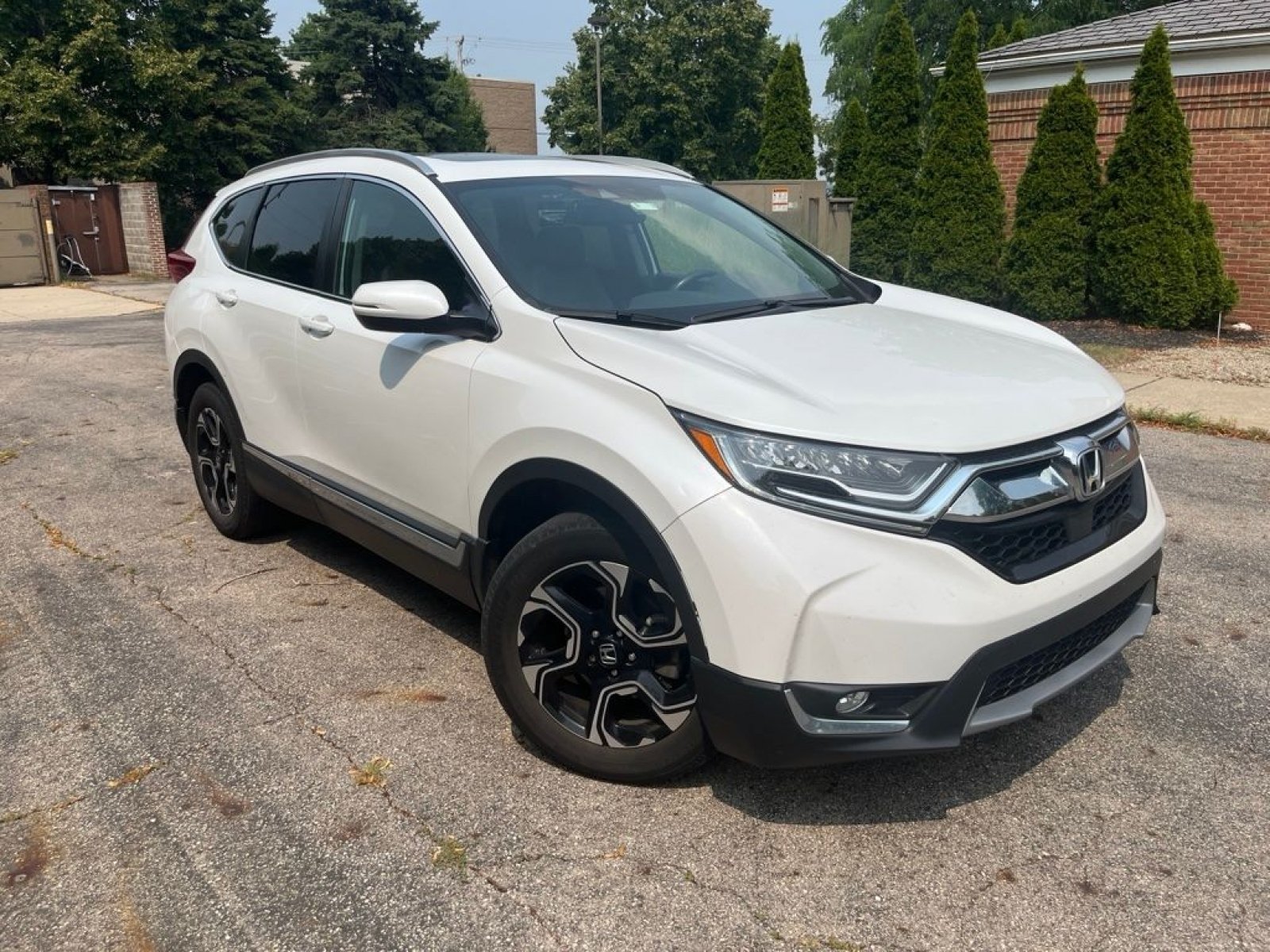 Certified Used 2019 Platinum White Pearl Honda Touring image 5