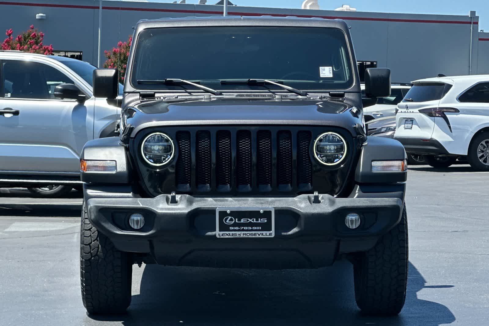 Used 2020 Granite Crystal Metallic Clearcoat Jeep Willys image 10
