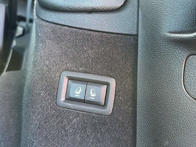Used 2025  Jeep Summit image 39