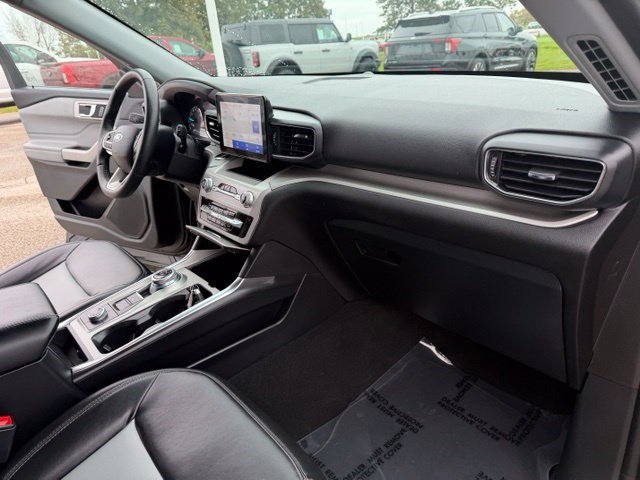 Used 2024 Black Metallic Ford XLT image 38