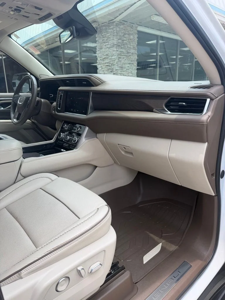 Used 2024 White GMC Denali image 22