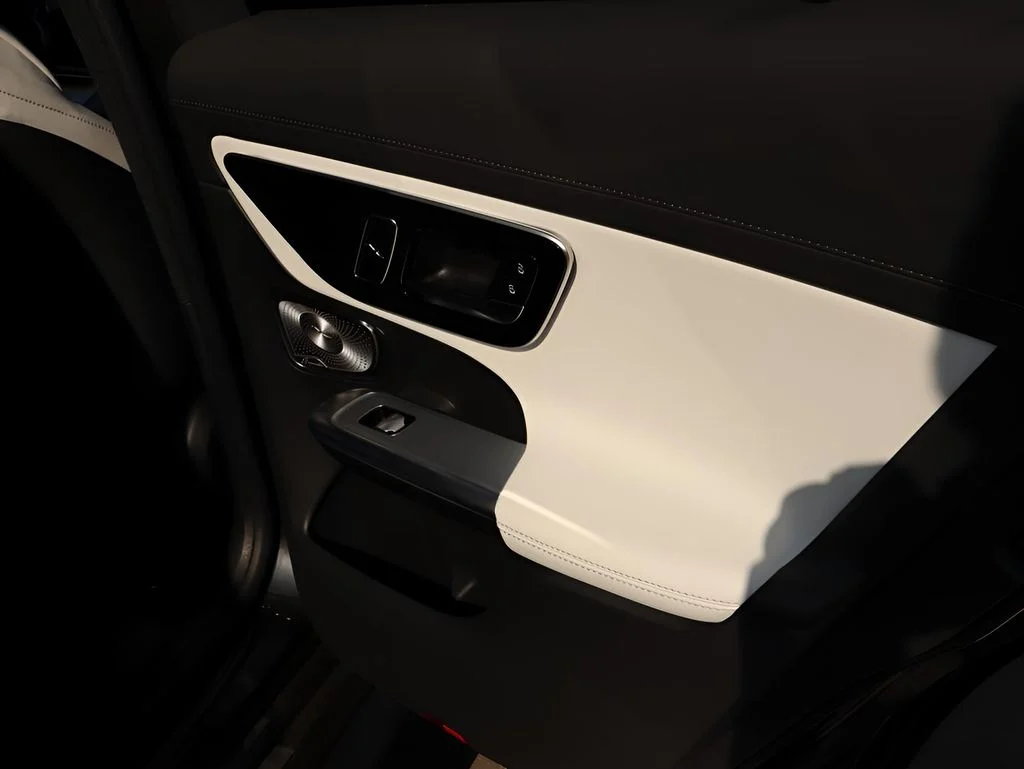 2026 Mercedes-Benz GLC Base - Photo 17