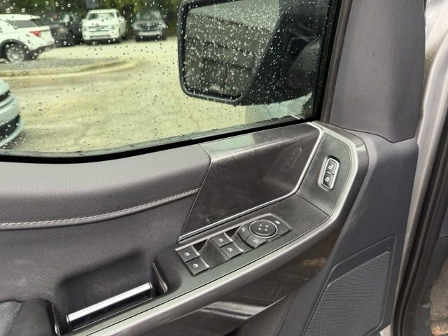 Used 2022 Silver Ford XLT image 8