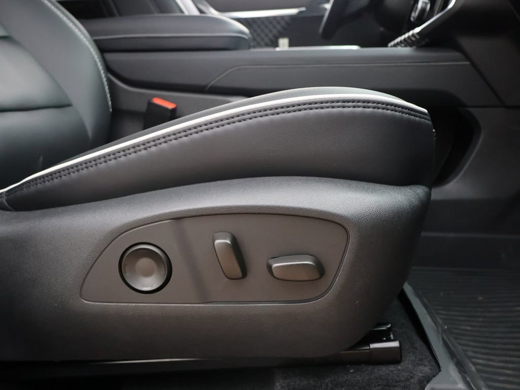 2026 GMC Acadia Denali - Photo 8