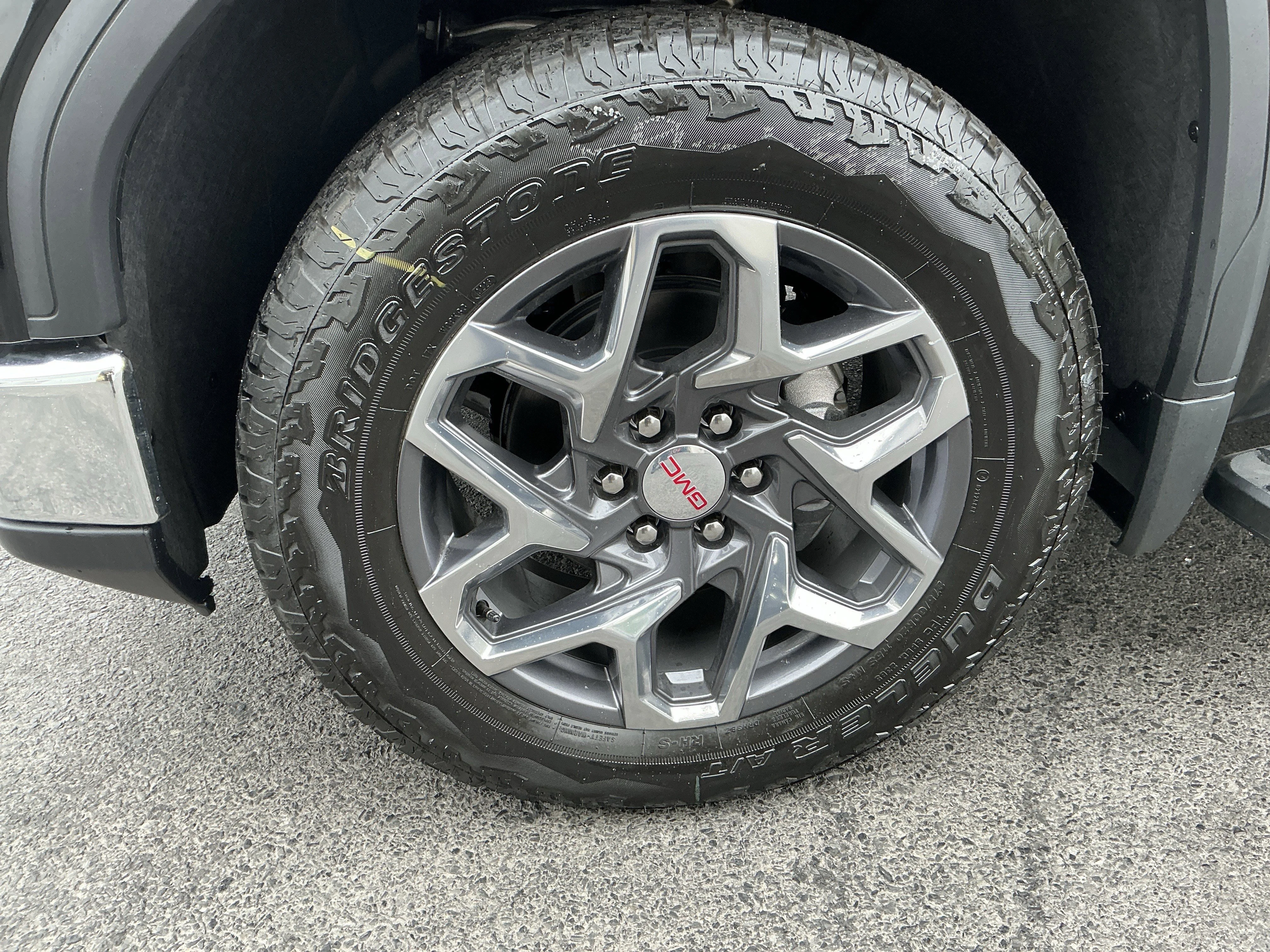 2026 GMC Sierra 1500 SLT - Photo 9