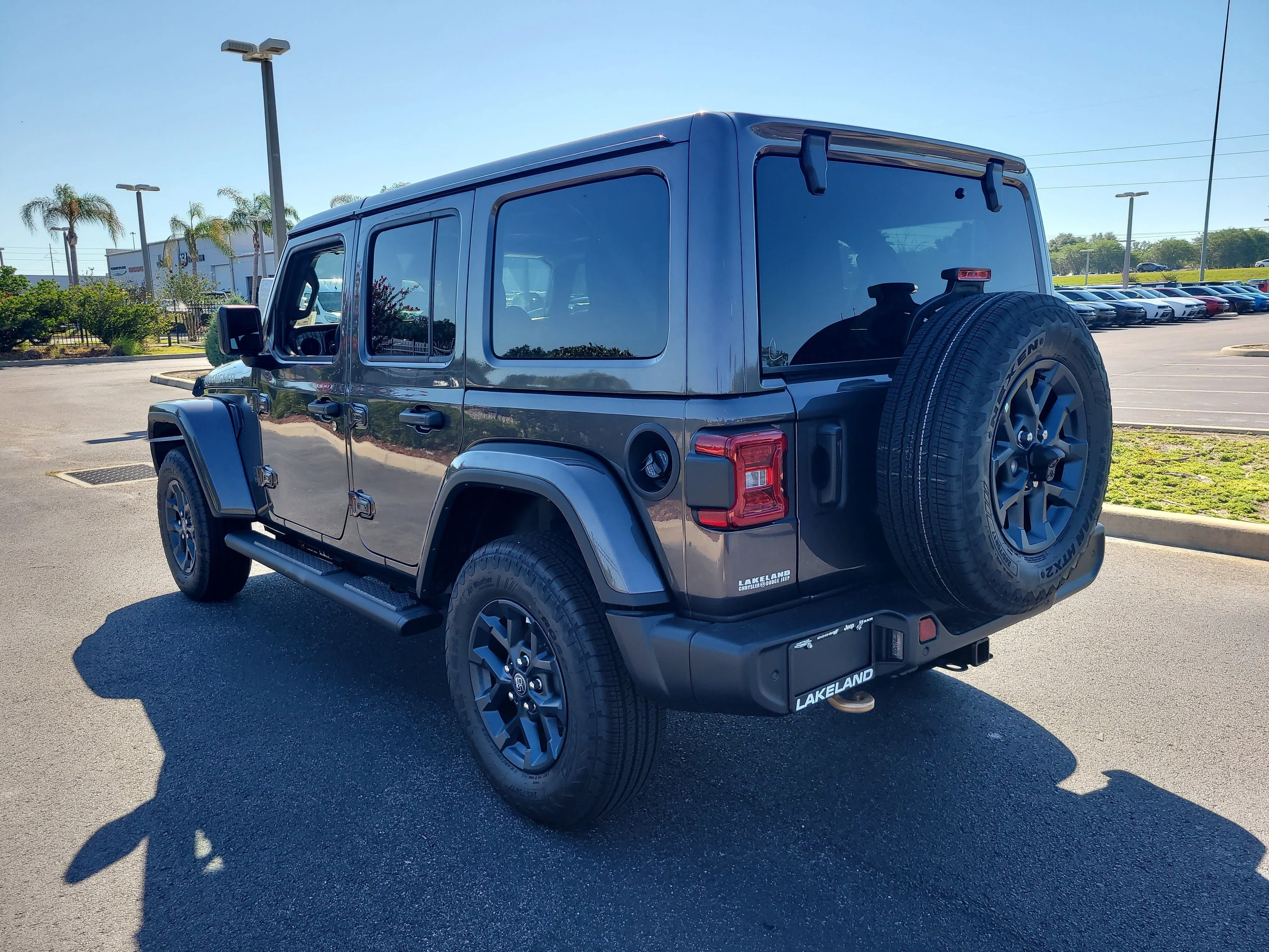 New 2026 Granite Crystal Metallic Clearcoat Jeep 85th Anniversary image 9
