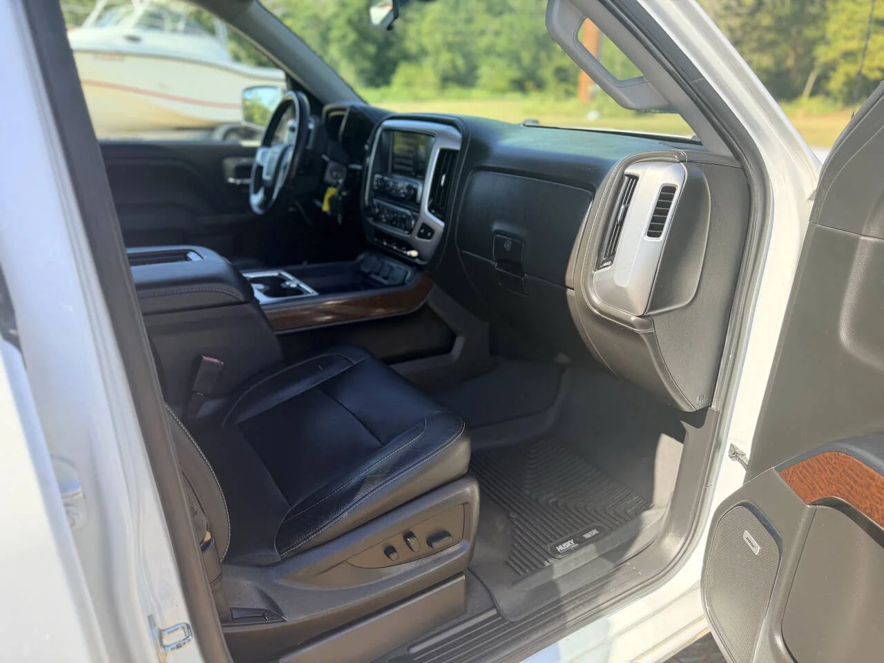 Used 2018 White GMC SLT 4x2 4dr Crew Cab 5.8 ft. SB image 17
