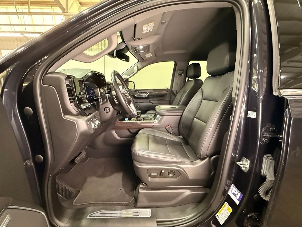 Used 2022 Titanium GMC SLT image 15
