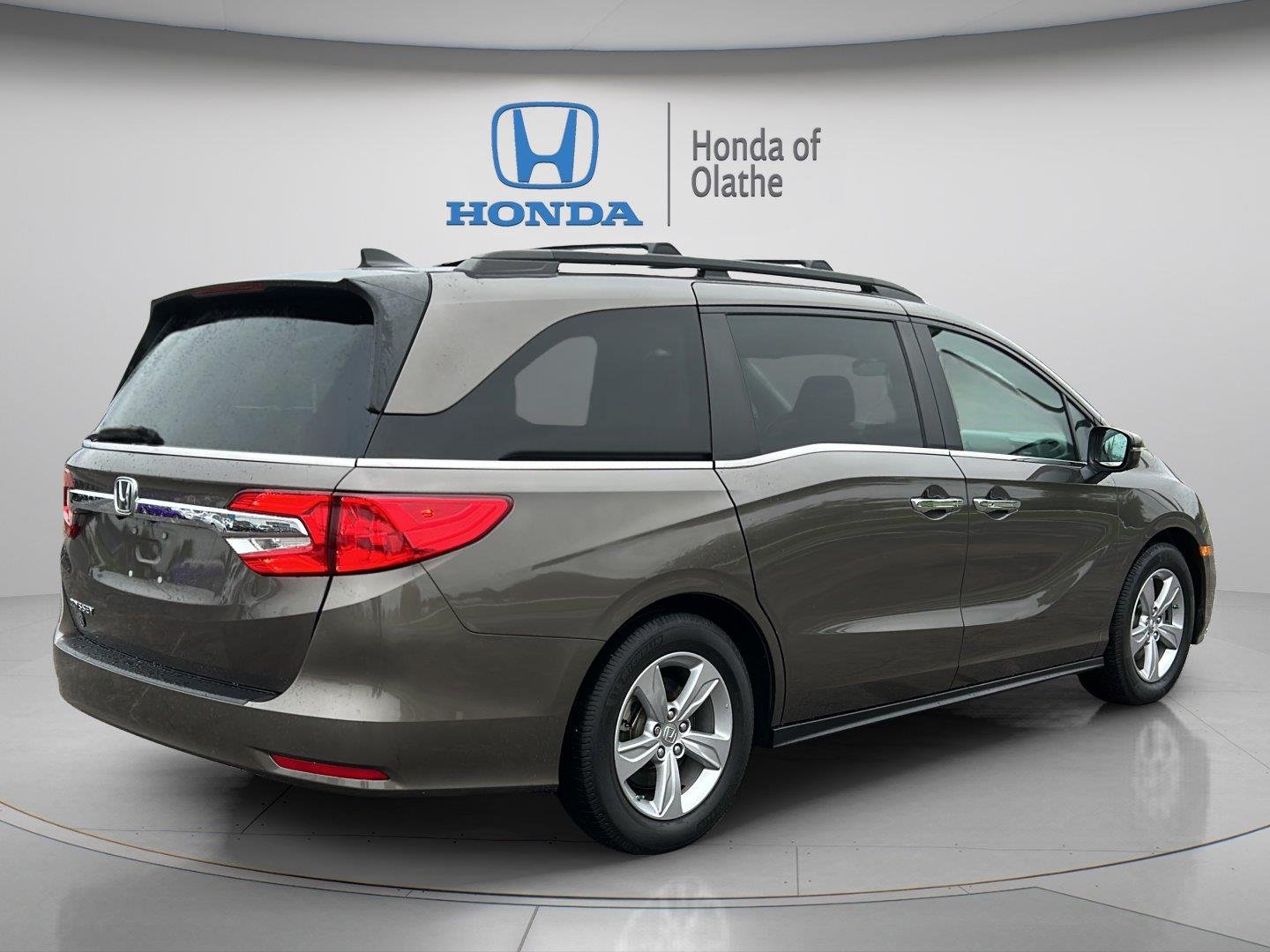 Certified Used 2019 Pacific Pewter Metallic Honda EX-L w/Navi w/RES image 3