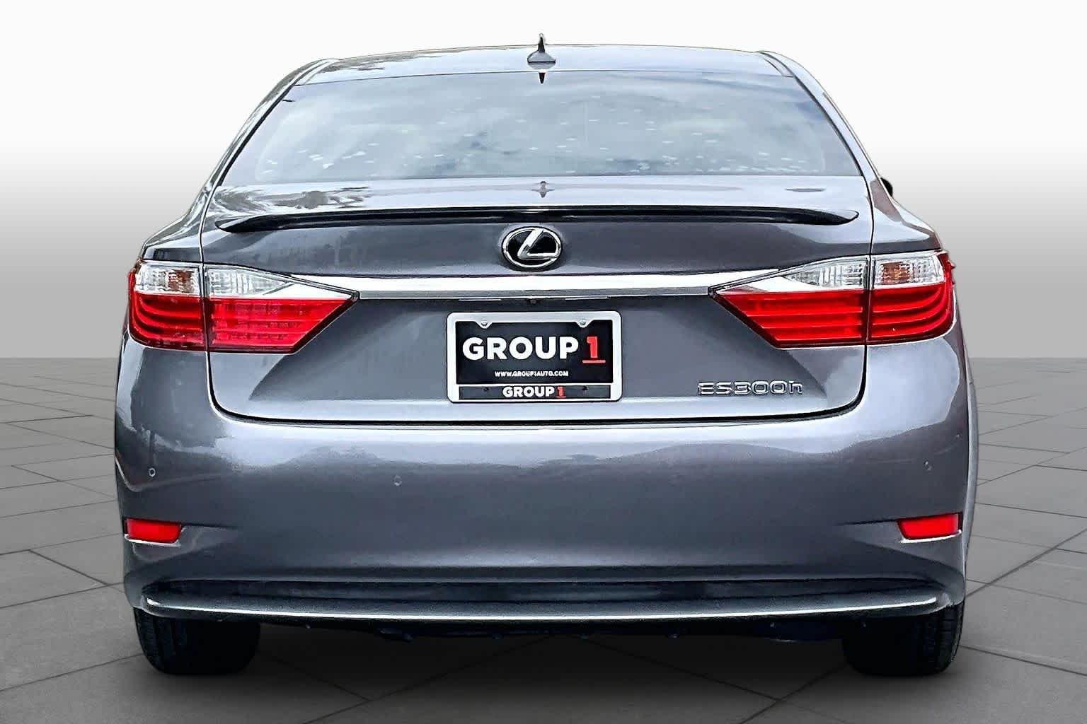 Used 2014 Nebula Gray Pearl Lexus Hybrid image 4
