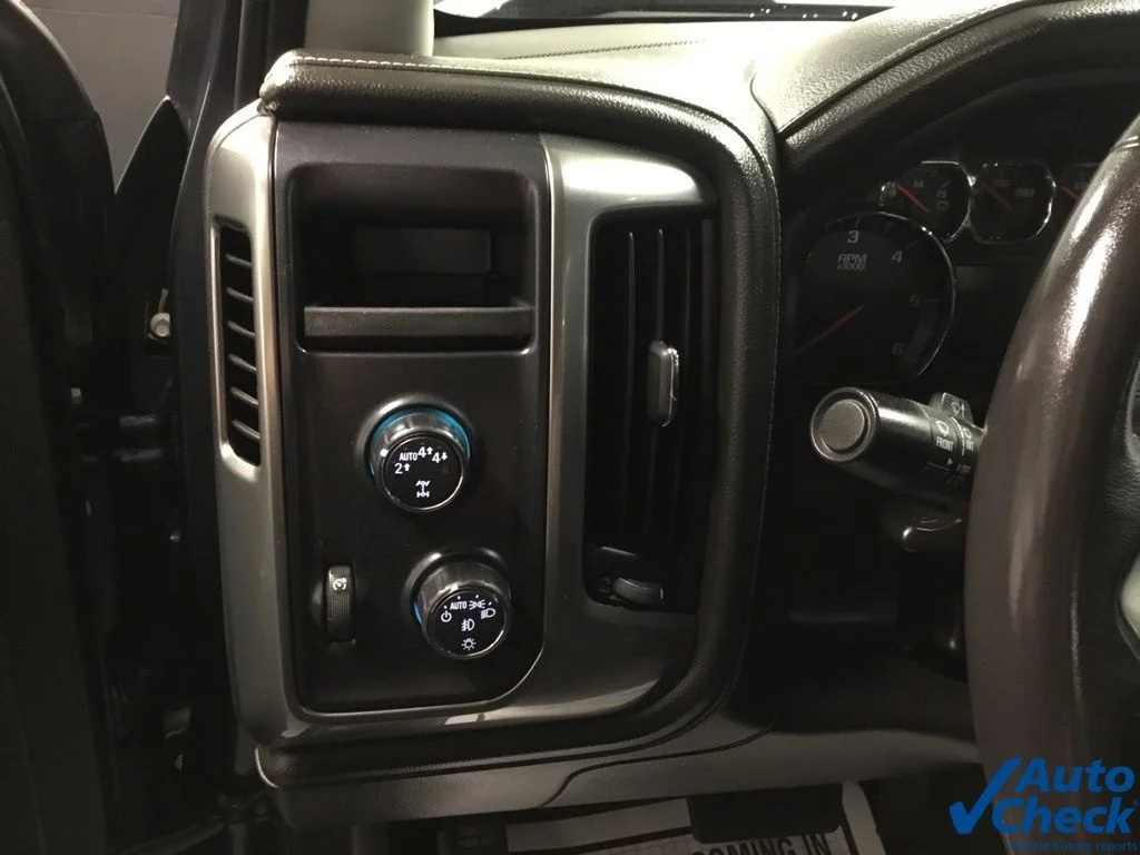 Used 2018 Gray Chevrolet LTZ image 27