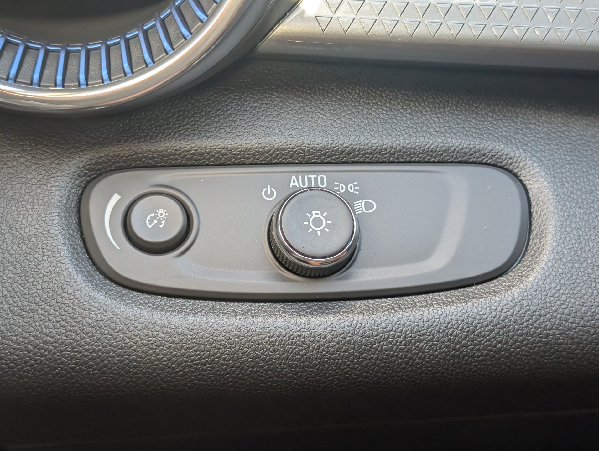 2026 Chevrolet Trax LT - Photo 24