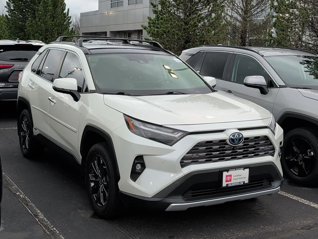 Certified 2022 Toyota RAV4 Limited with VIN JTMD6RFVXND526059 for sale in Minneapolis, Minnesota