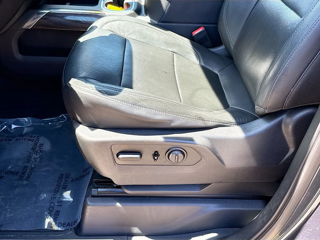 Used 2019 Shadow Gray Metallic Chevrolet LTZ image 18