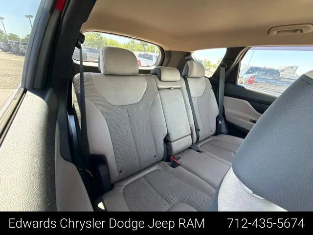 Used 2019 Red Hyundai SE image 34