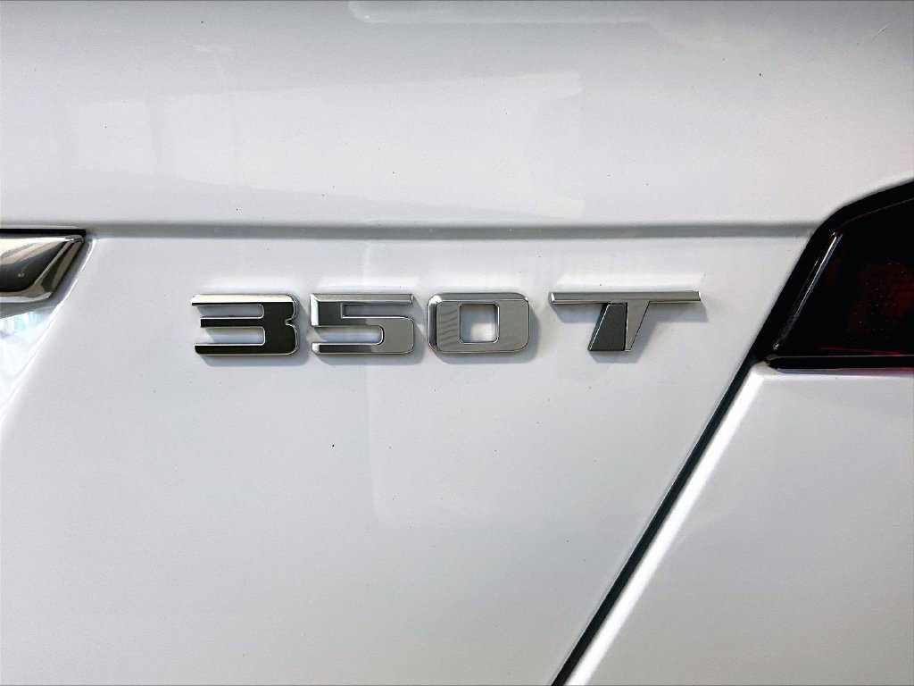Used 2023 White Cadillac Luxury image 29