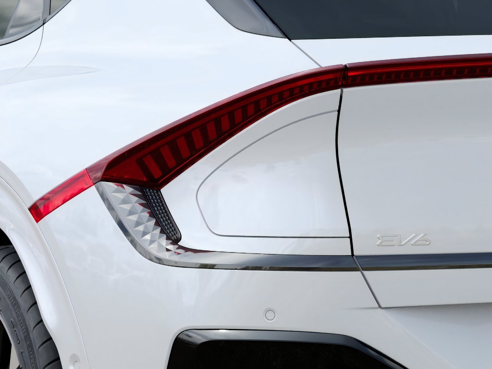 New 2026 Glacial White Kia GT-Line AWD image 11