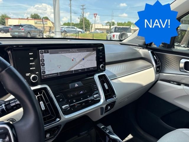 Used 2022 White Kia SX image 17