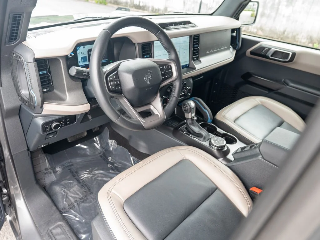 Used 2024 Gray Ford Wildtrak image 12