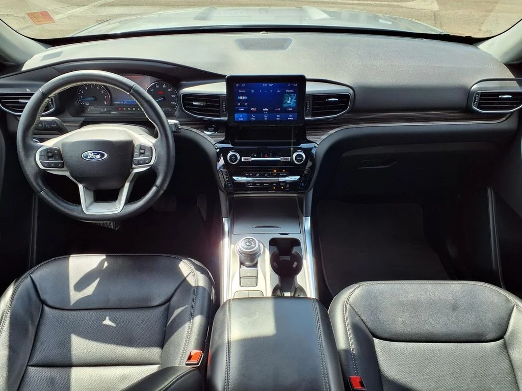 Used 2024 Silver Ford Limited image 3