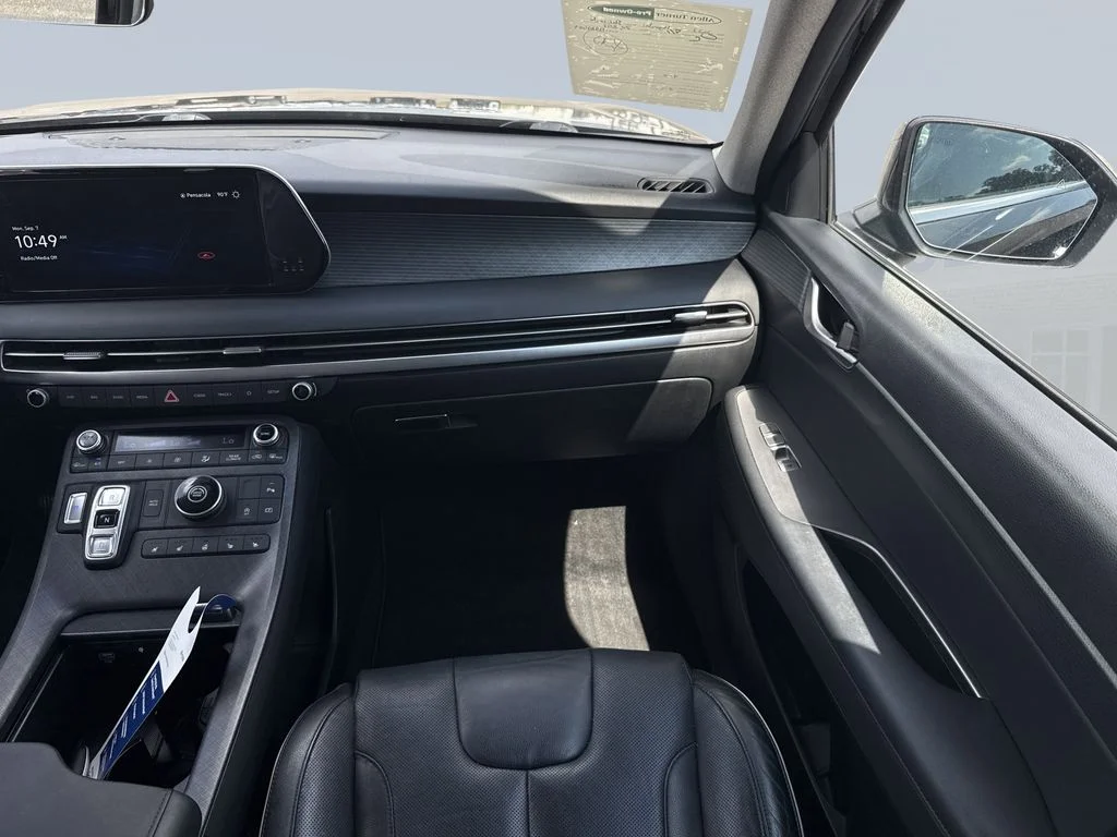 Used 2023 Abyss Black Pearl Hyundai Limited image 18