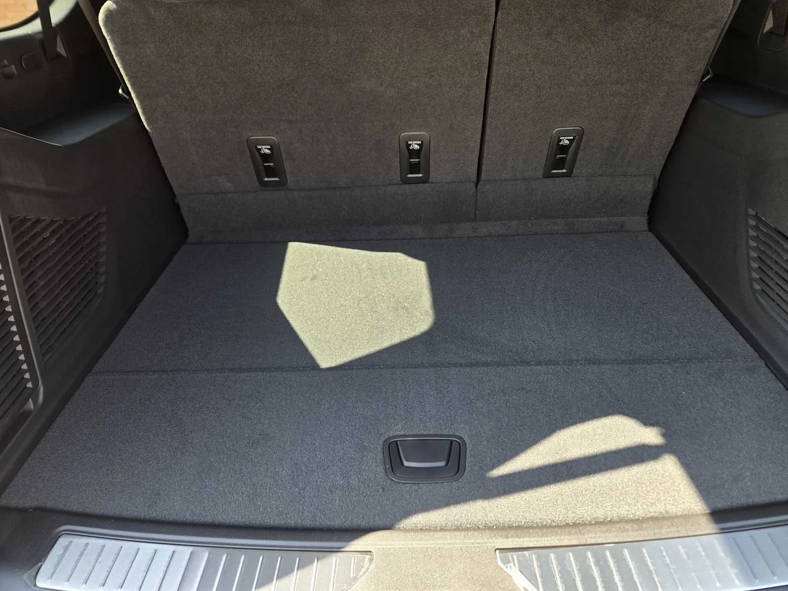 2027 GMC Yukon XL AT4 - Photo 21