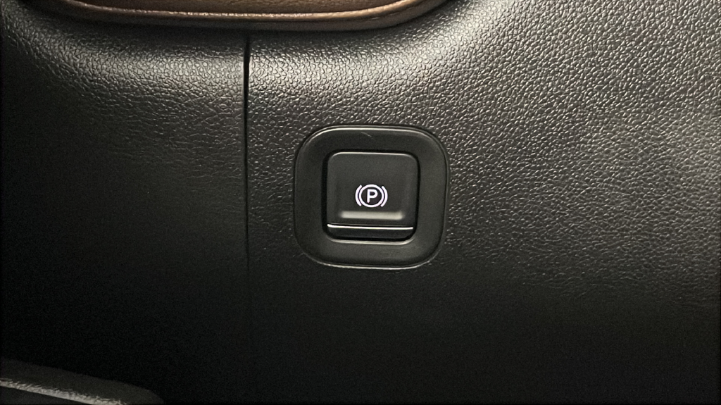 Used 2022 Beige Chevrolet High Country image 31