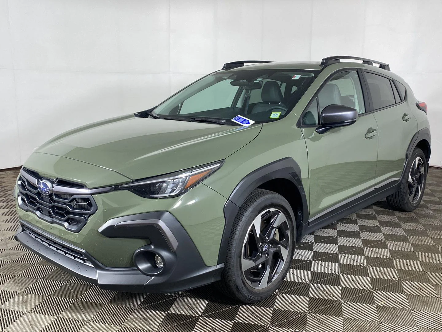 Used 2025 Alpine Green Subaru Limited image 28