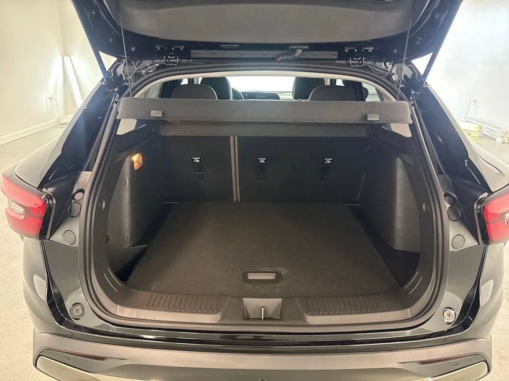 New 2026 Mosaic Black Metallic Chevrolet ACTIV image 8