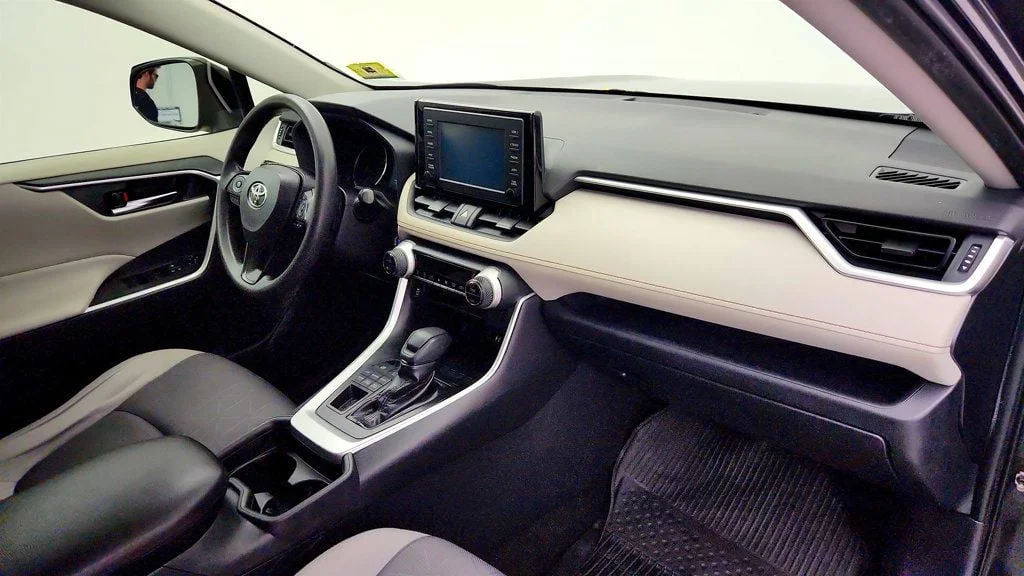 Used 2019 Midnight Black Metallic Toyota XLE AWD image 25