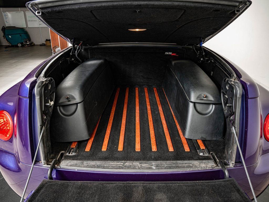 Used 2004 Ultra Violet Metallic Chevrolet  image 39