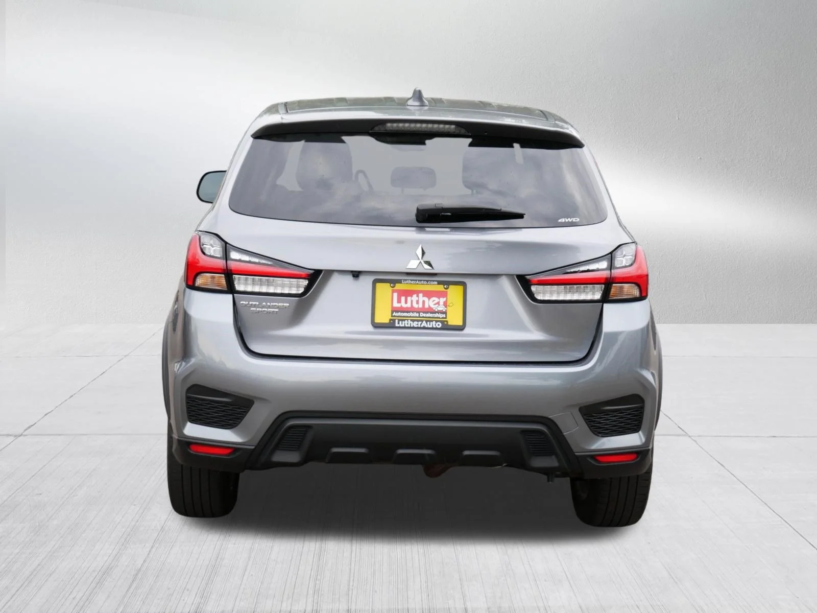 Used 2025 Mercury Gray Metallic Mitsubishi ES image 6