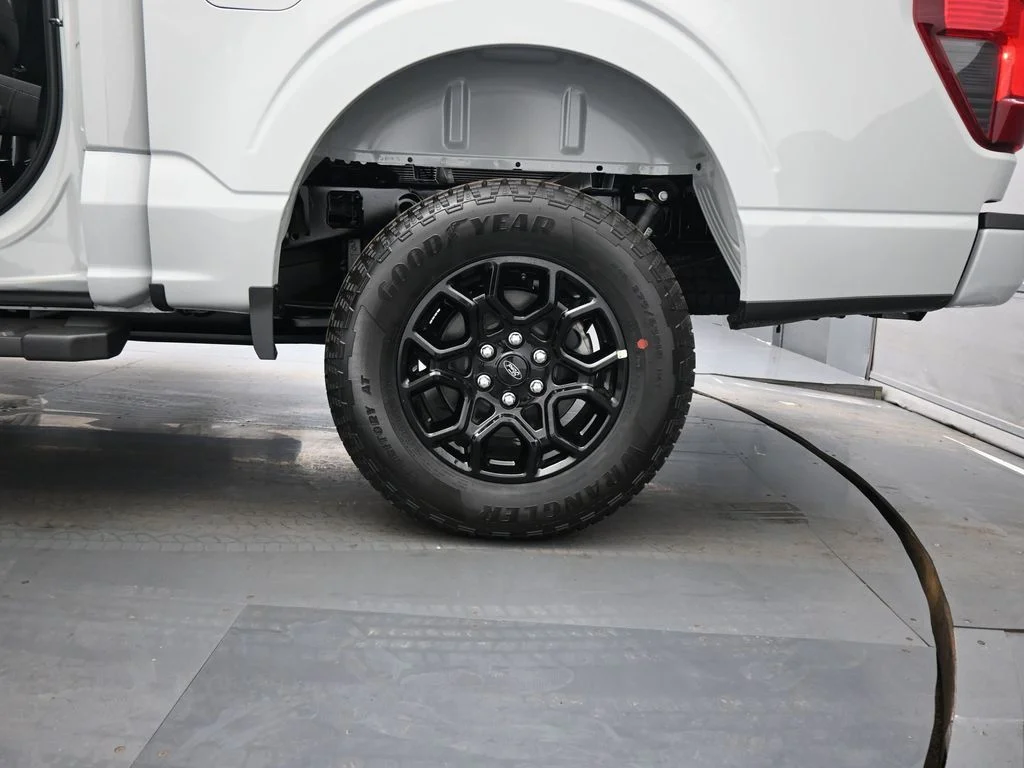 New 2026 Avalanche Ford XLT image 22
