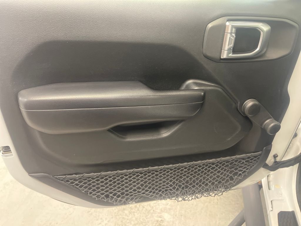 Used 2018 White Jeep Unlimited Sport image 15