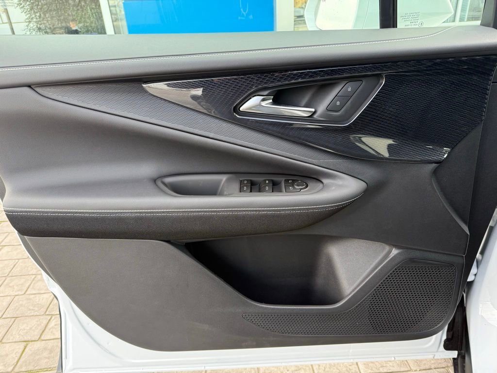 New 2026 Summit White Chevrolet LT image 25