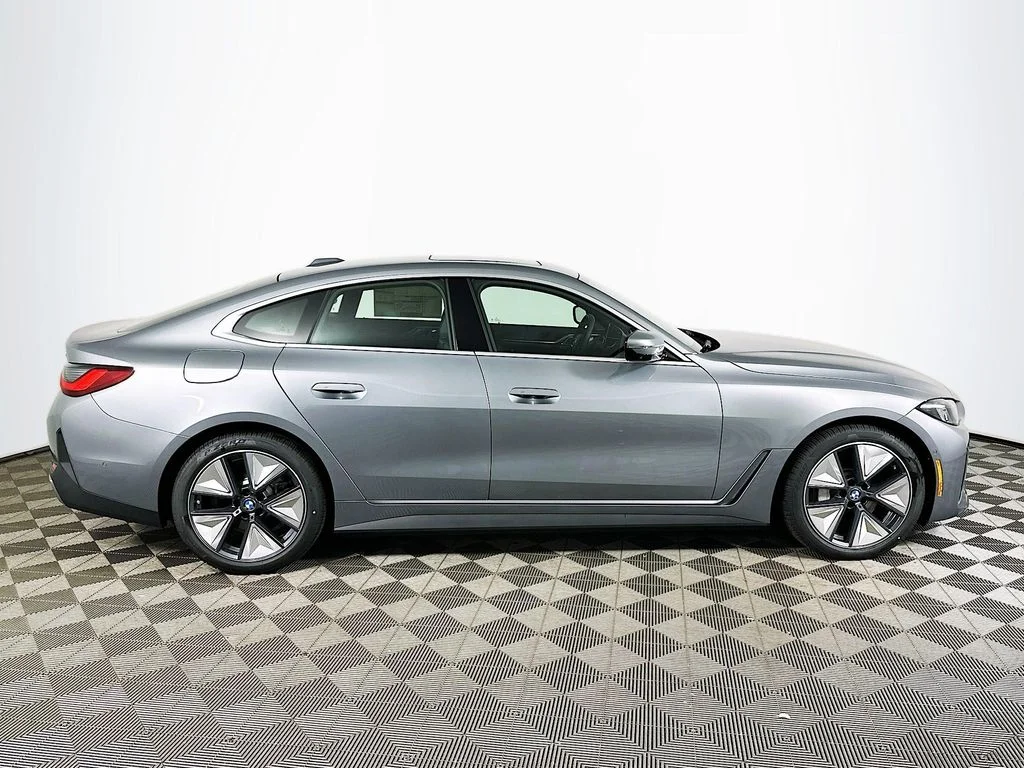 New 2026 Gray Metallic BMW xDrive40 image 4
